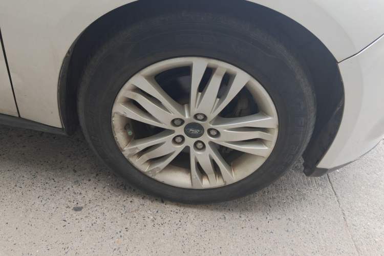 Used Ford Focus 2012 Hatchback 1.6L Automatic Comfort Model Right Front Wheel Hub