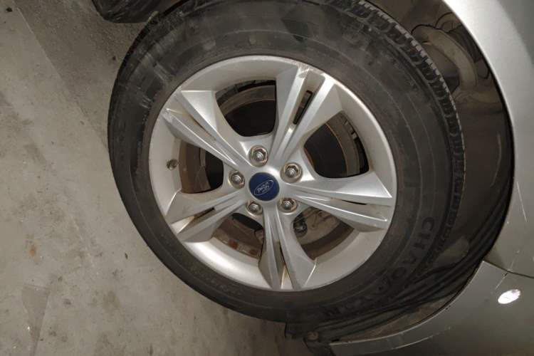 Used Ford Focus 2012 Hatchback 1.6L Manual Fashion Edition Right Front Wheel Hub