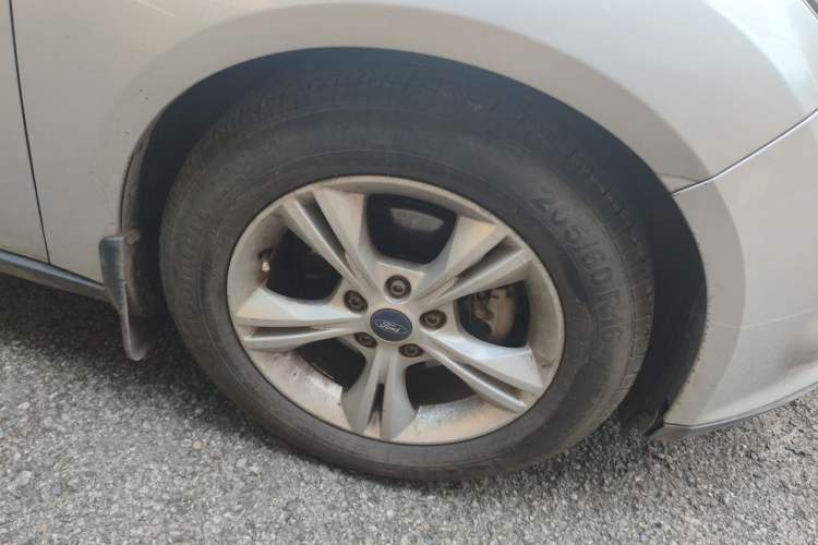 Used Ford Focus 2012 Sedan 1.6L Automatic Fashion Edition Right Front Wheel Hub