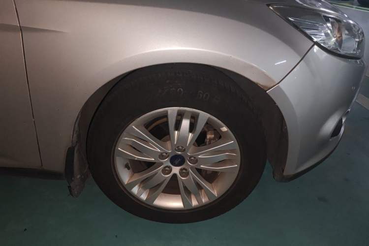 Used Ford Focus 2012 Sedan 1.6L Automatic Comfort Model Right Front Wheel Hub