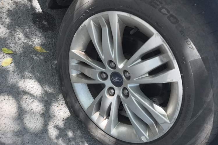 Used Ford Focus 2012 Sedan 1.6L Manual Comfort Model Right Front Wheel Hub