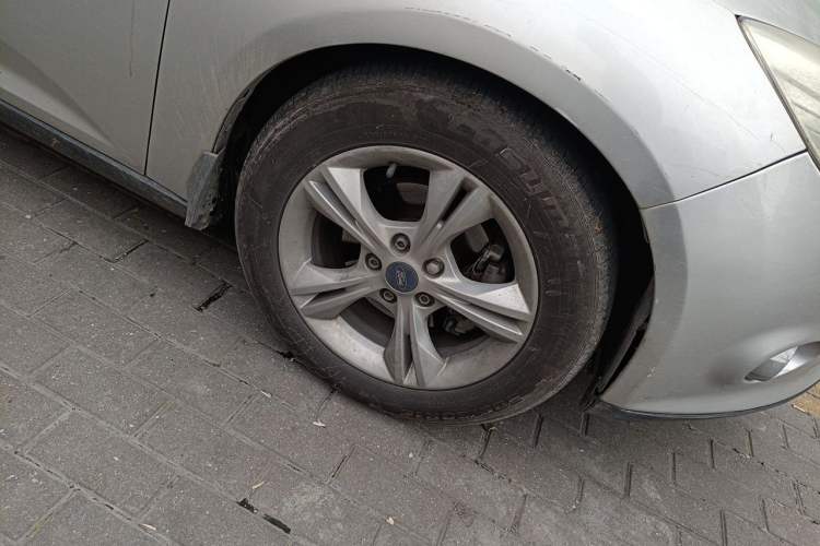 Used Ford Focus 2012 Sedan 1.6L Automatic Fashion Edition Right Front Wheel Hub