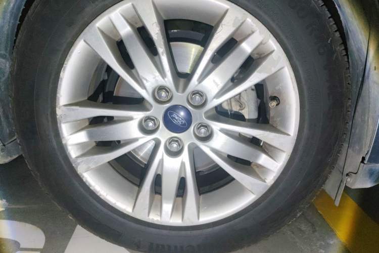 Used Ford Focus 2012 Hatchback 1.6L Automatic Comfort Model Right Front Wheel Hub