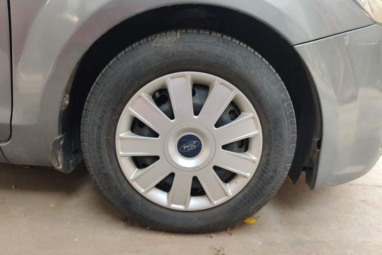Used Ford Focus 2012 Hatchback Classic 1.8L Automatic Base Model Right Front Wheel Hub