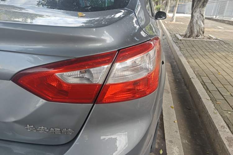 Used Ford Focus 2012 Sedan 1.6L Manual Comfort Model Right Rear Taillight