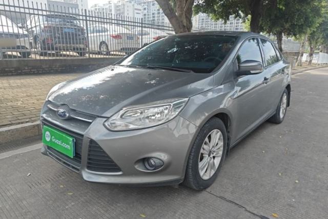 Ojetý Ford Focus 2012 Sedan 1.6L Manual Comfort Model