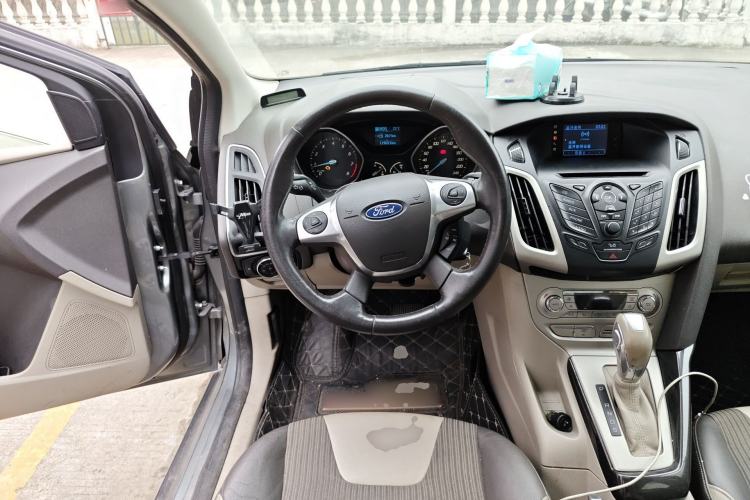 Used Ford Focus 2012 Sedan 1.6L Automatic Fashion Edition Steering Wheel