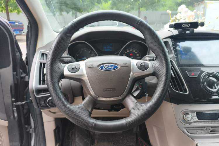 Used Ford Focus 2012 Hatchback 1.6L Manual Fashion Edition Steering Wheel