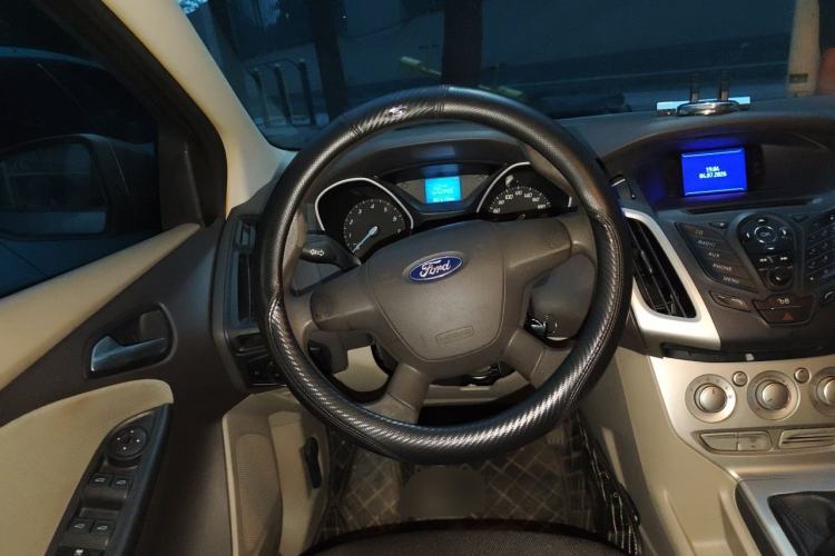 Used Ford Focus 2012 Sedan 1.6L Manual Comfort Model Steering Wheel