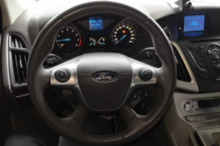 Used Ford Focus 2012 Sedan 1.6L Automatic Fashion Edition Steering Wheel