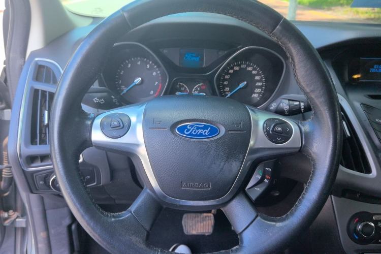 Used Ford Focus 2012 Sedan 1.6L Automatic Fashion Edition Steering Wheel
