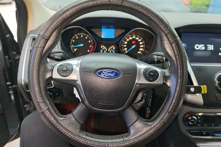 Used Ford Focus 2012 Sedan 1.6L Automatic Fashion Edition Steering Wheel
