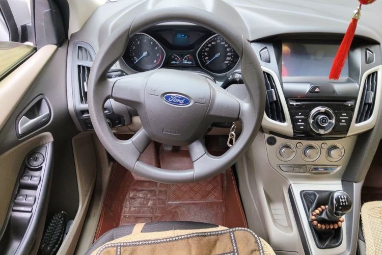 Used Ford Focus 2012 Sedan 1.6L Manual Comfort Model Steering Wheel