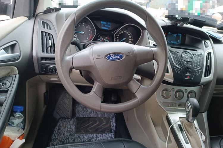 Used Ford Focus 2012 Sedan 1.6L Automatic Comfort Model Steering Wheel