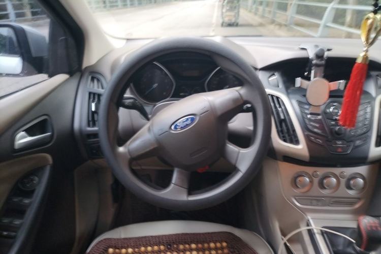 Used Ford Focus 2012 Sedan 1.6L Manual Comfort Model Steering Wheel