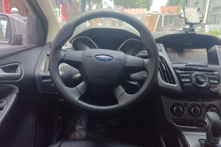 Used Ford Focus 2012 Hatchback 1.6L Automatic Comfort Model Steering Wheel
