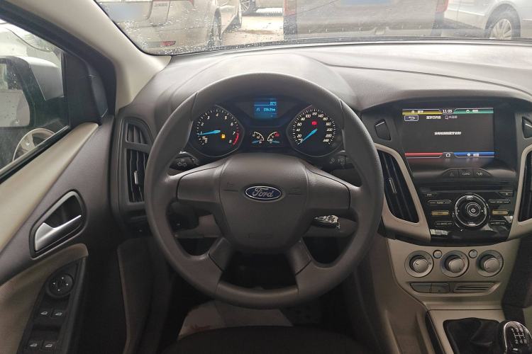 Used Ford Focus 2012 Sedan 1.6L Manual Comfort Model Steering Wheel