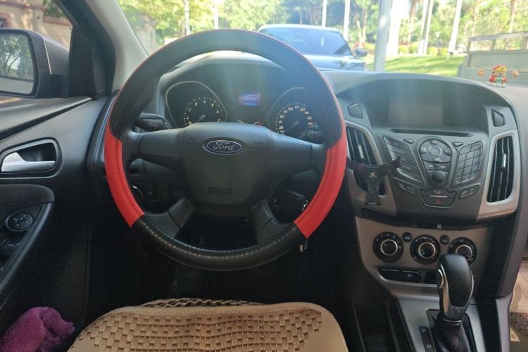Used Ford Focus 2012 Hatchback 1.6L Automatic Comfort Model Steering Wheel