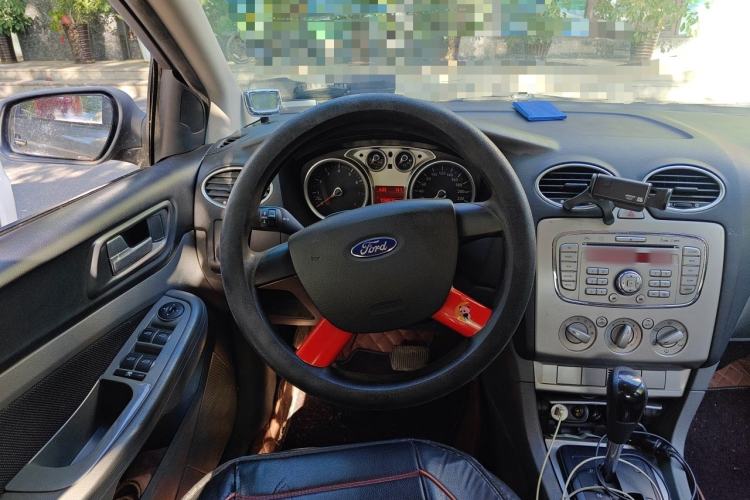 Used Ford Focus 2012 Hatchback Classic 1.8L Automatic Base Model Steering Wheel