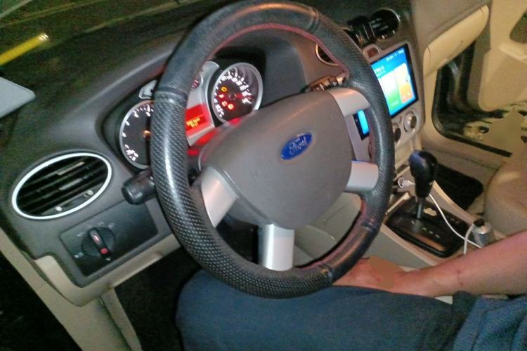 Used Ford Focus 2012 Sedan Classic 1.8L Automatic Fashion Edition Steering Wheel