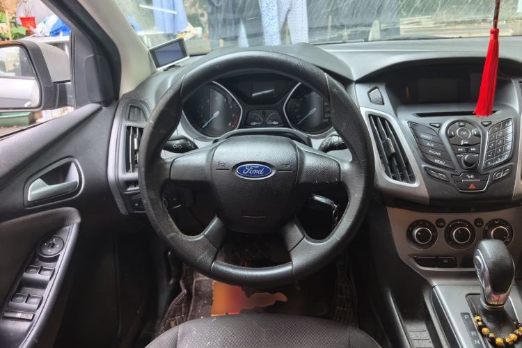 Used Ford Focus 2012 Hatchback 1.6L Automatic Comfort Model Steering Wheel
