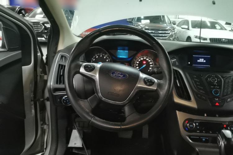 Used Ford Focus 2012 Sedan 1.6L Automatic Fashion Edition Steering Wheel