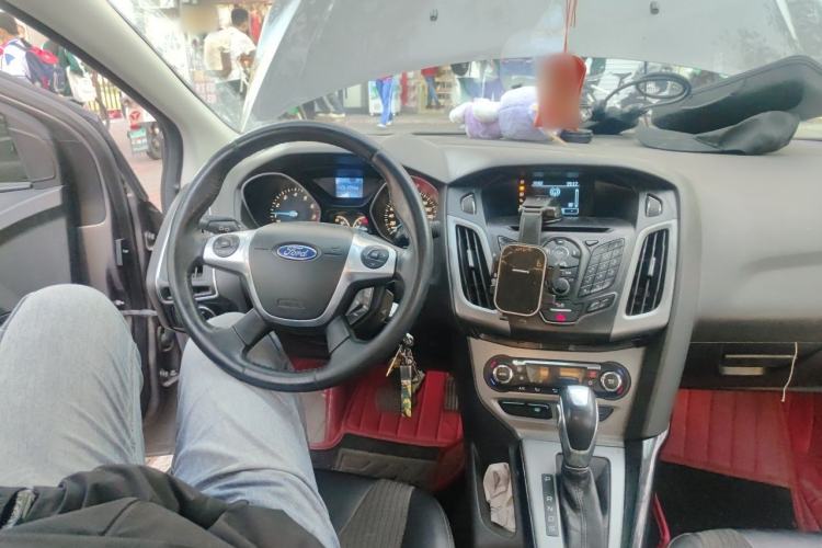 Used Ford Focus 2012 Sedan 1.6L Automatic Fashion Edition Steering Wheel