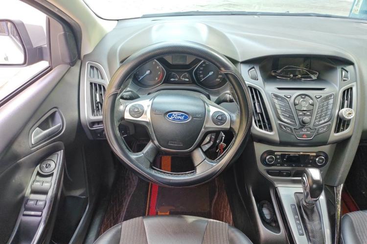 Used Ford Focus 2012 Sedan 1.6L Automatic Fashion Edition Steering Wheel