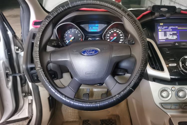 Used Ford Focus 2012 Sedan 1.6L Manual Comfort Model Steering Wheel