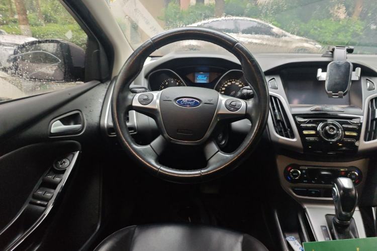Used Ford Focus 2012 Sedan 1.6L Automatic Fashion Edition Steering Wheel