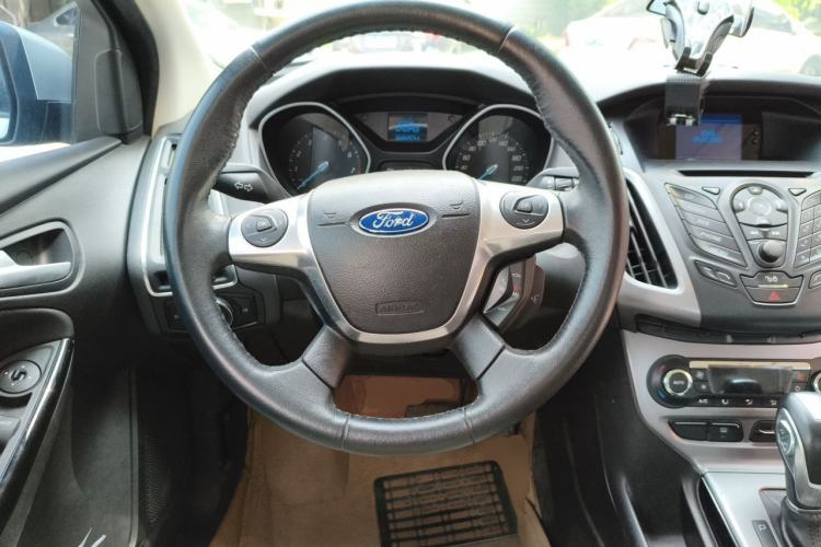Used Ford Focus 2012 Sedan 1.6L Automatic Fashion Edition Steering Wheel