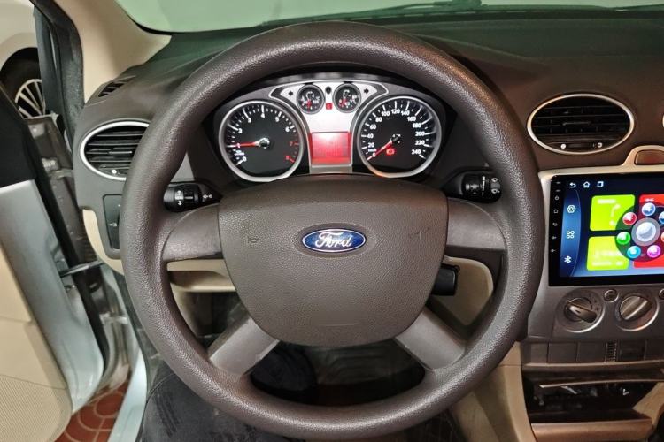 Used Ford Focus 2012 Sedan Classic 1.8L Manual Base Model Steering Wheel