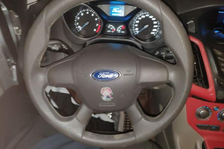 Used Ford Focus 2012 Sedan 1.6L Manual Comfort Model Steering Wheel
