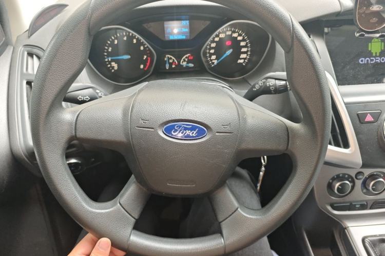 Used Ford Focus 2012 Hatchback 1.6L Manual Comfort Model Steering Wheel