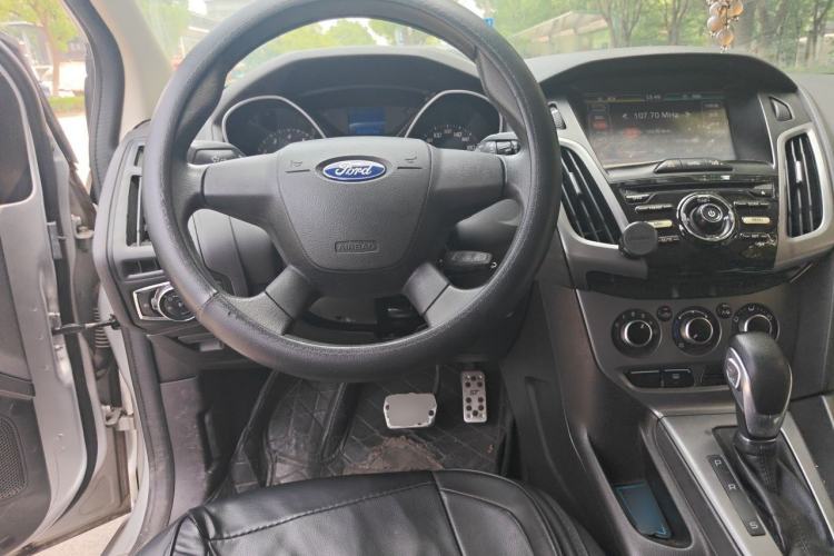 Used Ford Focus 2012 Hatchback 1.6L Automatic Comfort Model Steering Wheel