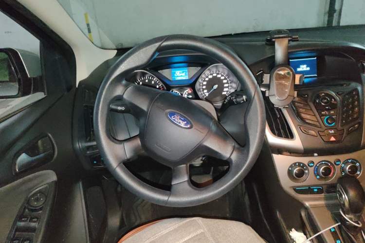 Used Ford Focus 2012 Hatchback 1.6L Automatic Comfort Model Steering Wheel