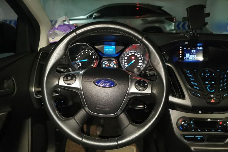 Used Ford Focus 2012 Sedan 1.6L Manual Fashion Edition Steering Wheel