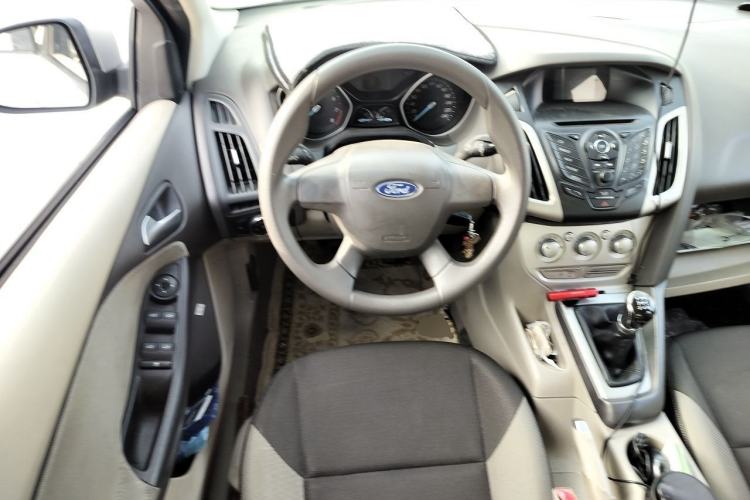 Used Ford Focus 2012 Sedan 1.6L Manual Comfort Model Steering Wheel