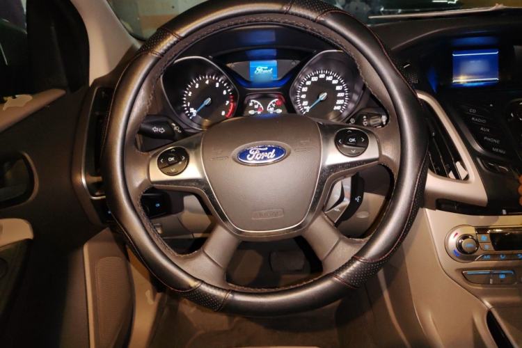 Used Ford Focus 2012 Sedan 1.6L Automatic Fashion Edition Steering Wheel