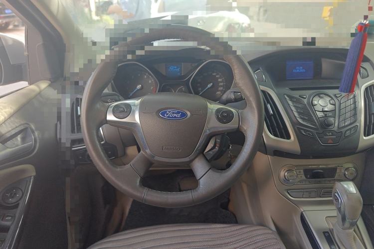 Used Ford Focus 2012 Sedan 1.6L Automatic Fashion Edition Steering Wheel