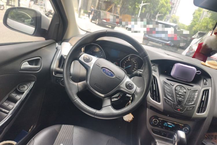Used Ford Focus 2012 Hatchback 1.6L Automatic Fashion Edition Steering Wheel
