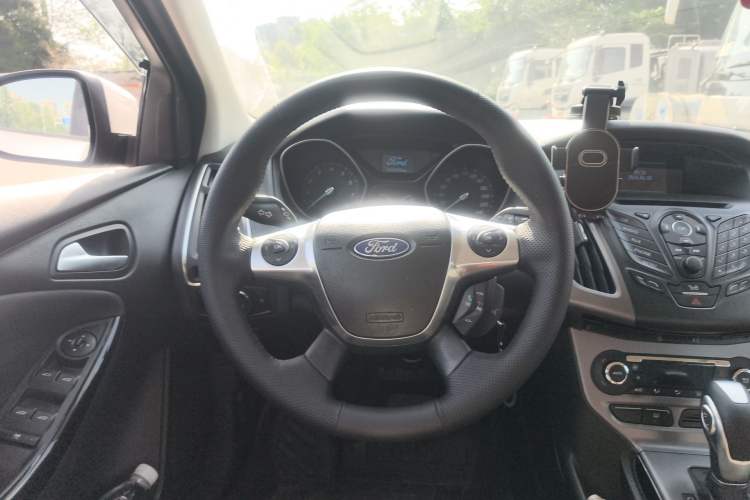 Used Ford Focus 2012 Hatchback 1.6L Automatic Fashion Edition Steering Wheel