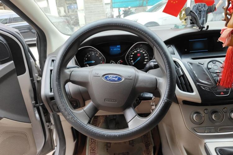 Used Ford Focus 2012 Sedan 1.6L Manual Comfort Model Steering Wheel
