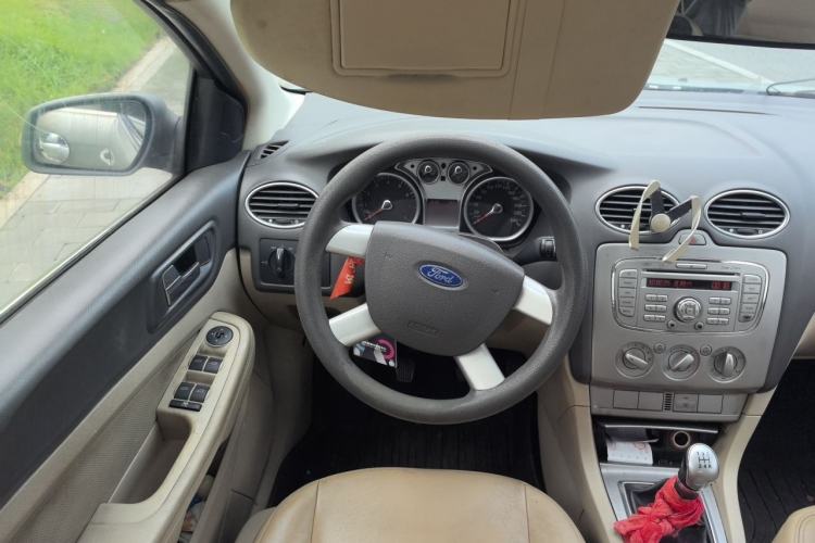 Used Ford Focus 2012 Sedan Classic 1.8L Manual Fashion Edition Steering Wheel