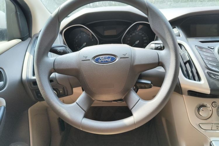 Used Ford Focus 2012 Hatchback 1.6L Automatic Fashion Edition Steering Wheel
