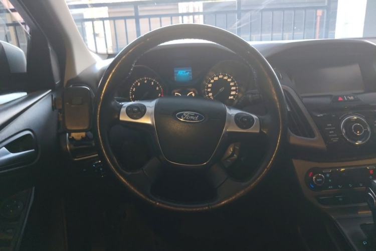 Used Ford Focus 2012 Hatchback 1.6L Automatic Fashion Edition Steering Wheel