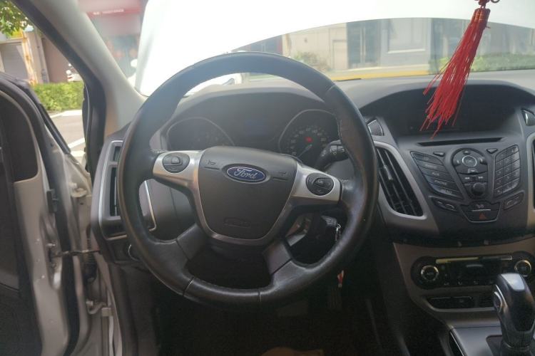 Used Ford Focus 2012 Sedan 1.6L Automatic Fashion Edition Steering Wheel