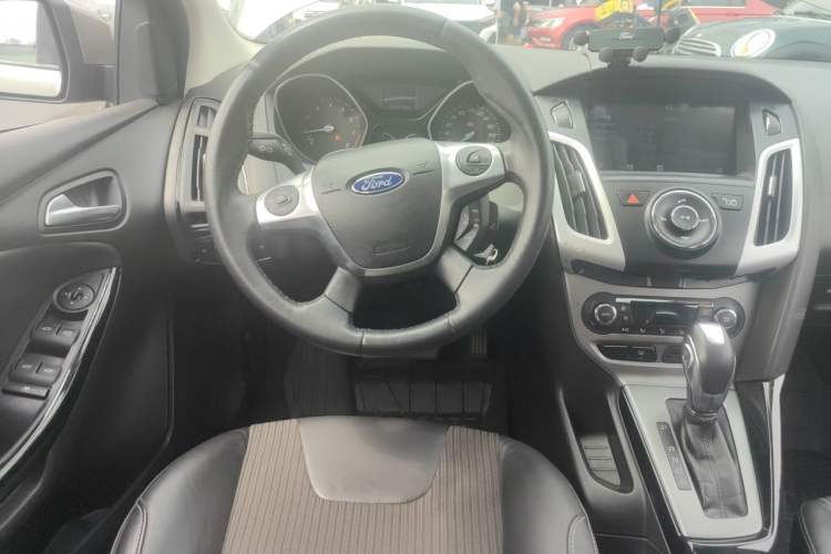 Used Ford Focus 2012 Hatchback 1.6L Automatic Fashion Edition Steering Wheel