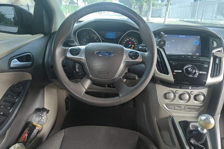 Used Ford Focus 2012 Sedan 1.6L Manual Comfort Model Steering Wheel