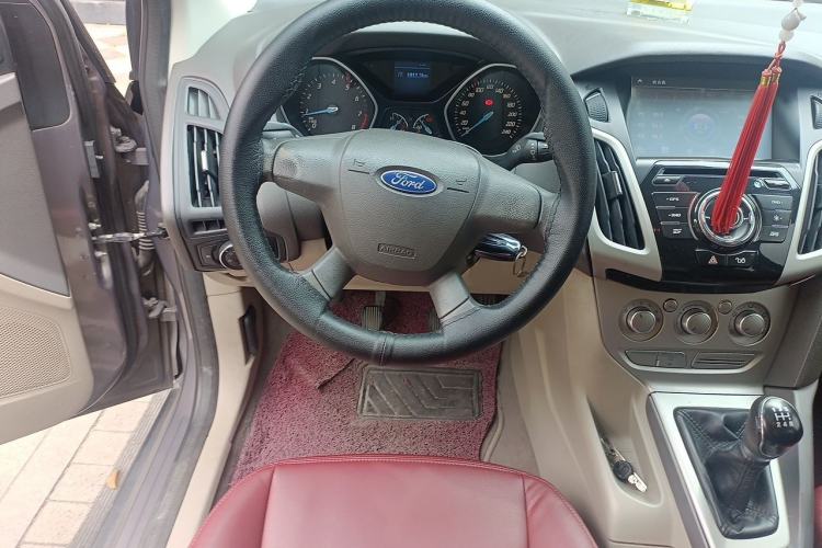 Used Ford Focus 2012 Sedan 1.6L Manual Comfort Model Steering Wheel